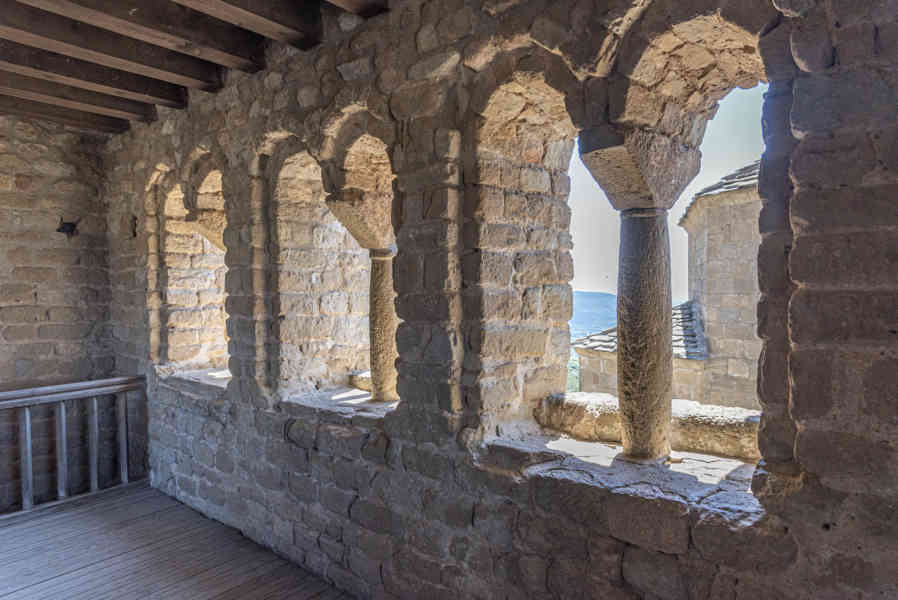 Huesca - Loarre - castillo de Loarre 46.jpg